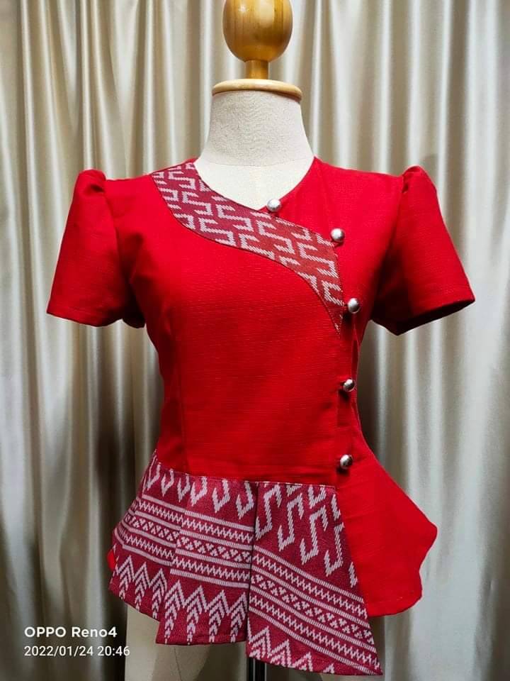 เสื้อผ้าไทยสีกรมท่า เสื้อผ้าฝ้ายสีกรมท่า เสื้อทำงานผ้าไทย เสื้อผ้าฝ้าย แต่งกุ้นสีครีมปักดอกไม้ แดง XL