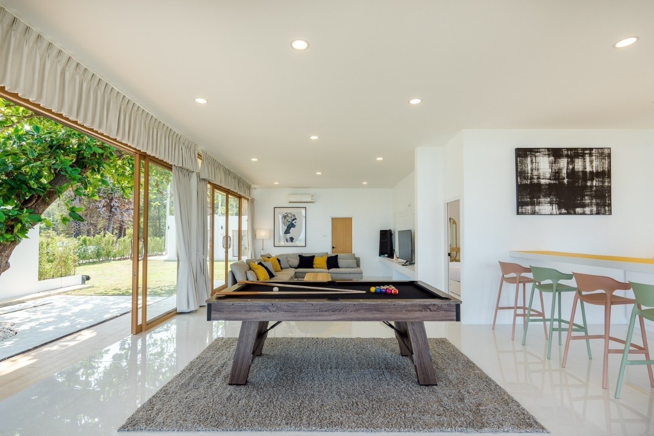 HR15080 The Bristol Beach Huahin Pool villa