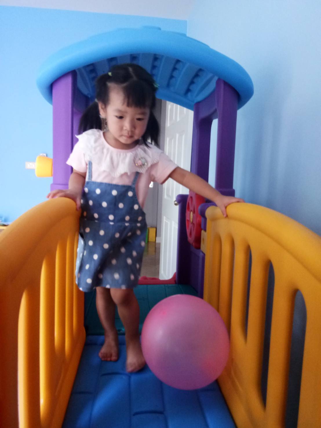 บ้านน้อยสองชั้น