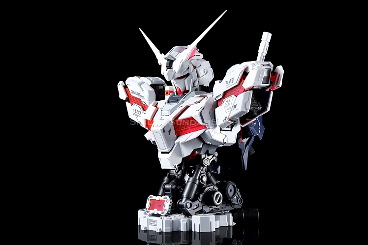 [PO]1/35 RX-0 Unicorn Gundam Head Bust[Red psycho frame]+LED[งานจีนYihui]