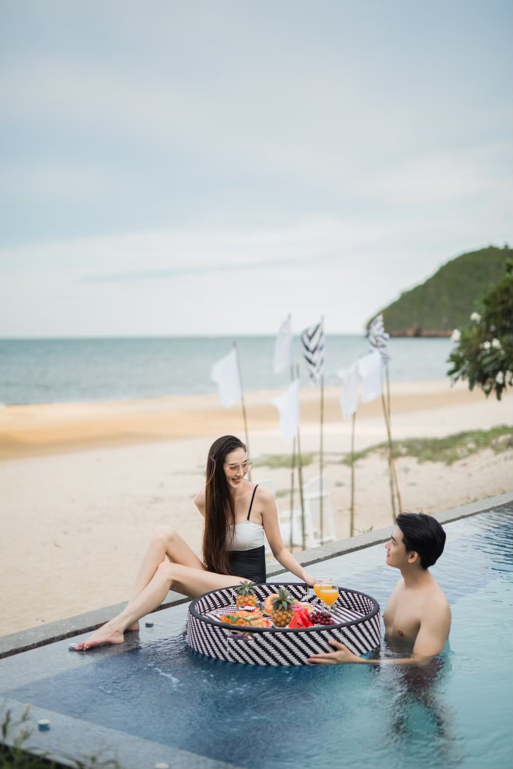 HR15045 บ้านพักติดทะเล The Moon Beach Villa