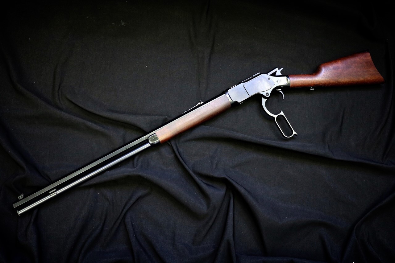 KTW Winchester M1873 Rifle (สปริง) Product Brand: KTW Product Code:KTW-4571383520233 Hop-Up:FIXED Weight:2,650 g Length:1,100 mm Capacity:37 rds Power:330 fps (1.0 Joules) Power Source: Blowback:YES Shooting Mode:Semi Auto