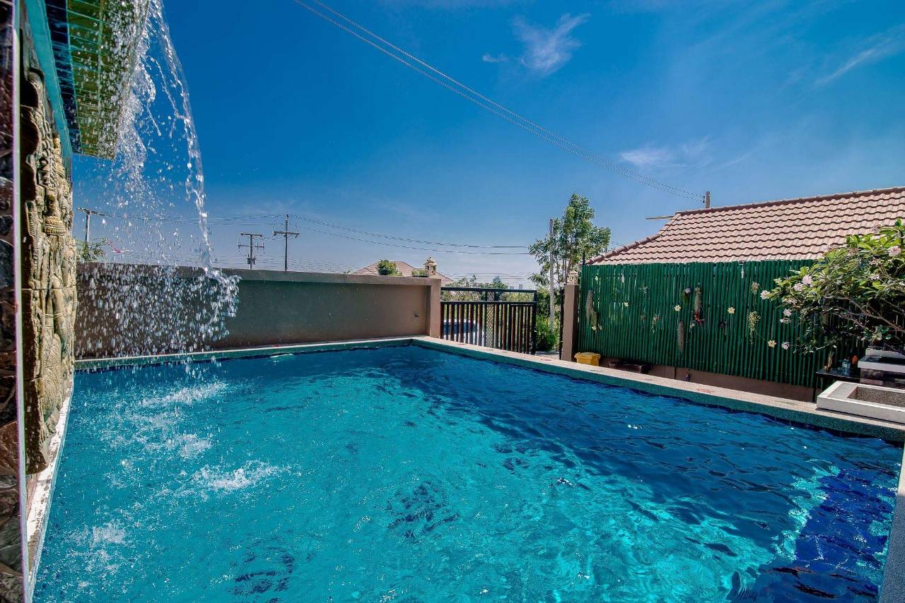 HR 5008 บ้านสุวรรณ 2 โต๊ะพูล คาราโอเกะ + ไฟเทค