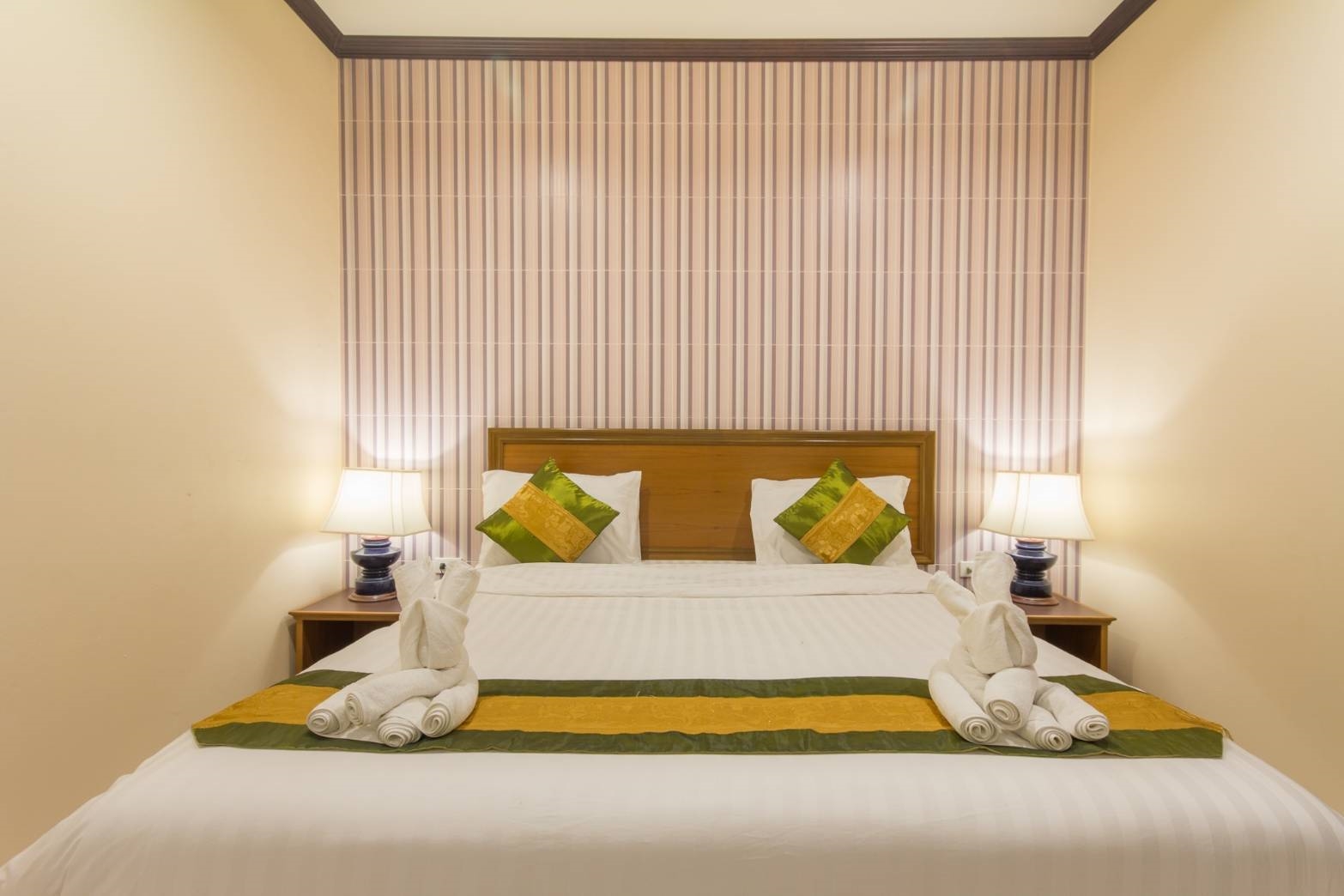 HR9002 บ้านพักหัวหิน บ้านแพรวา พูลวิลล่า