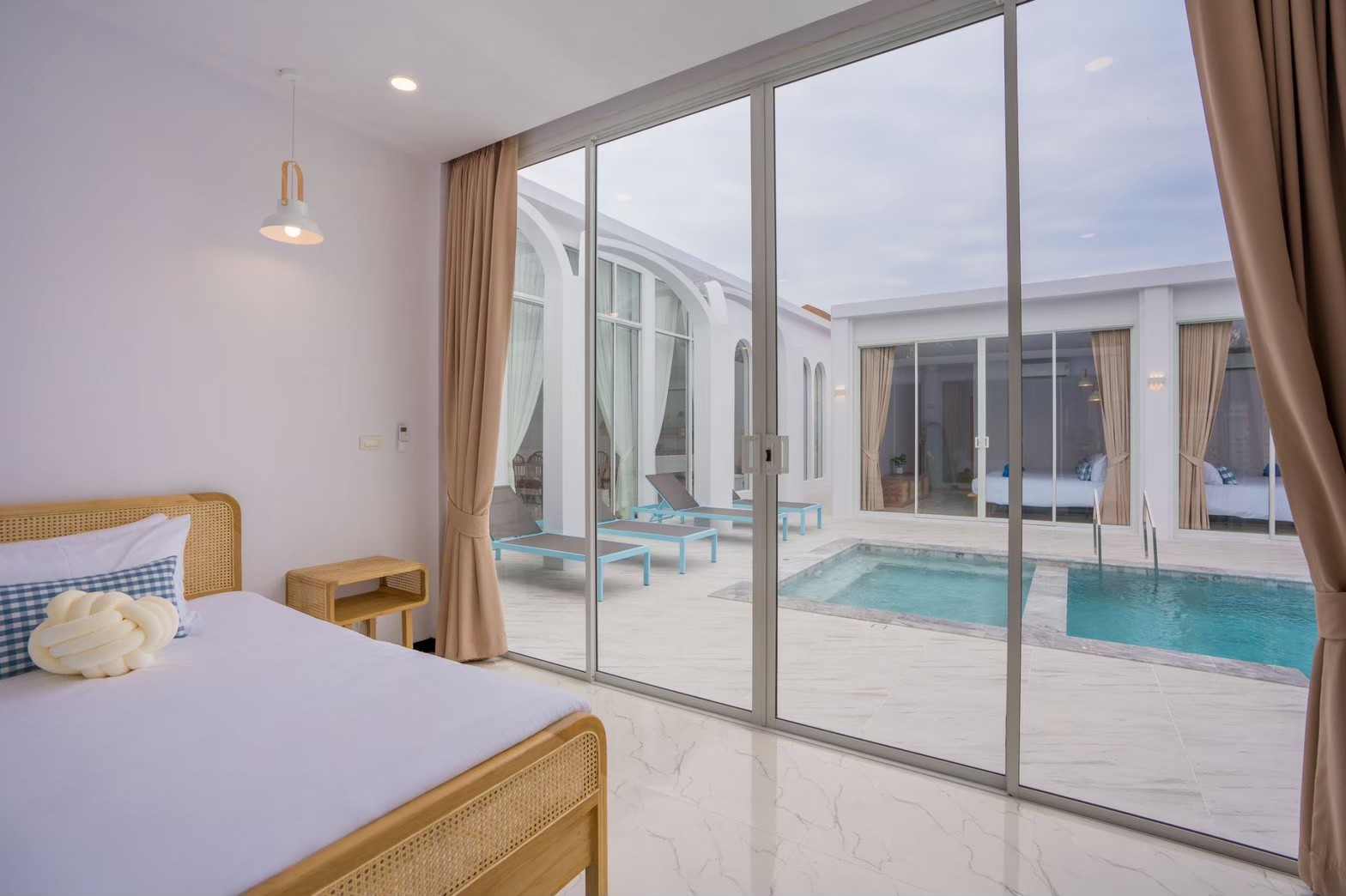 HR15059 บ้านพักติดทะเลชะอำ The Mira Beach Cha Am