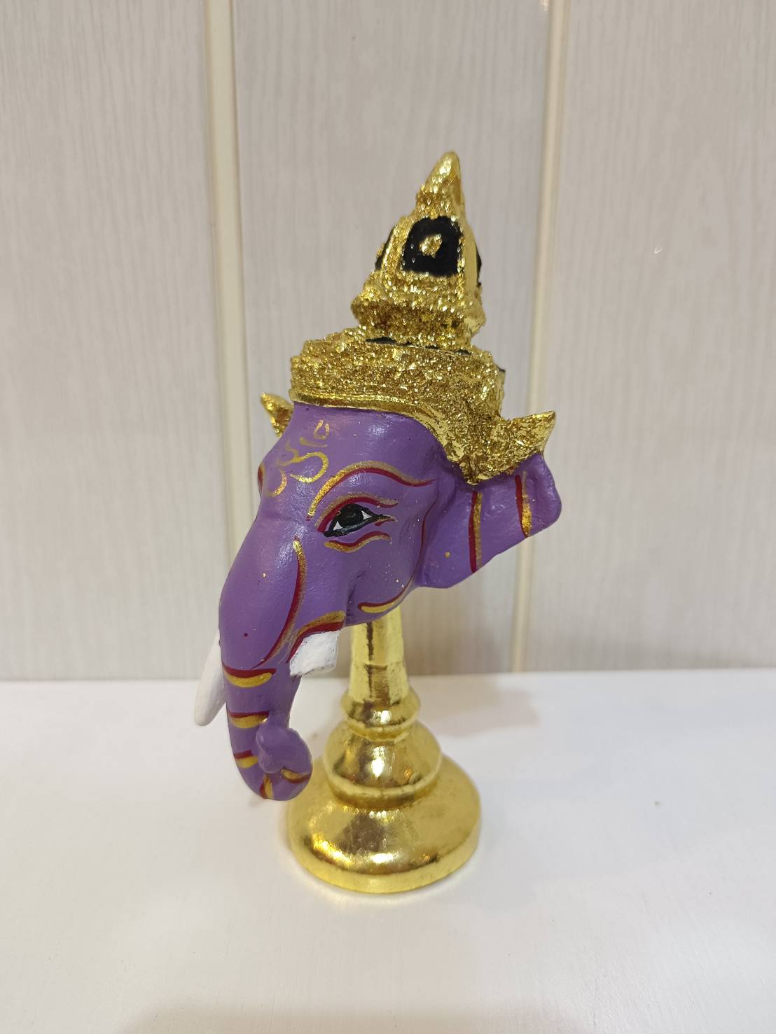 พระพิฆเนศ ขนาดจิ๋ว ขนาดตั้งหน้ารถ พร้อมฐานปิดทอง (สีม่วง)