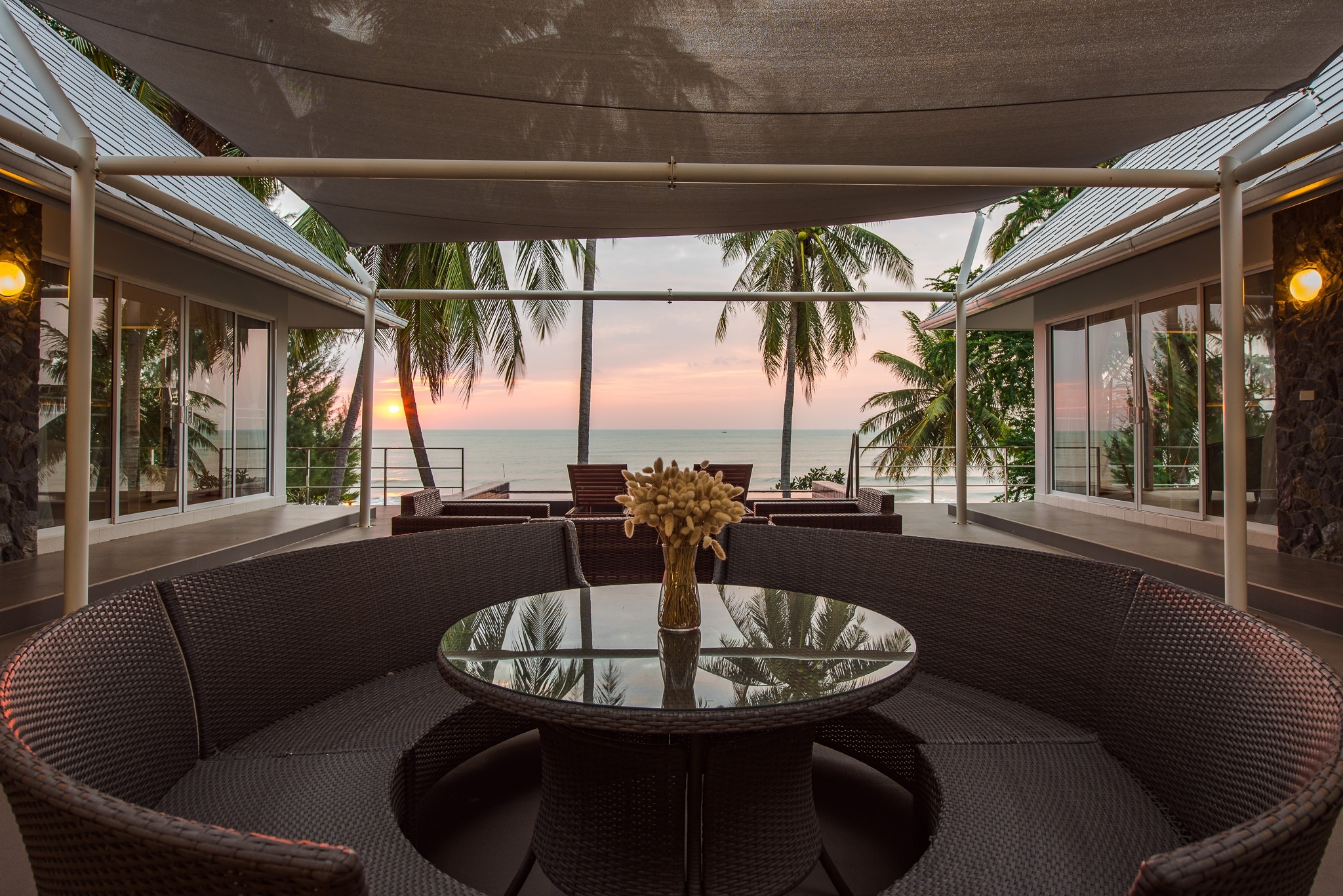 HR15044 บ้านพักติดทะเล กุยบุรี The Cozy Beach Villa