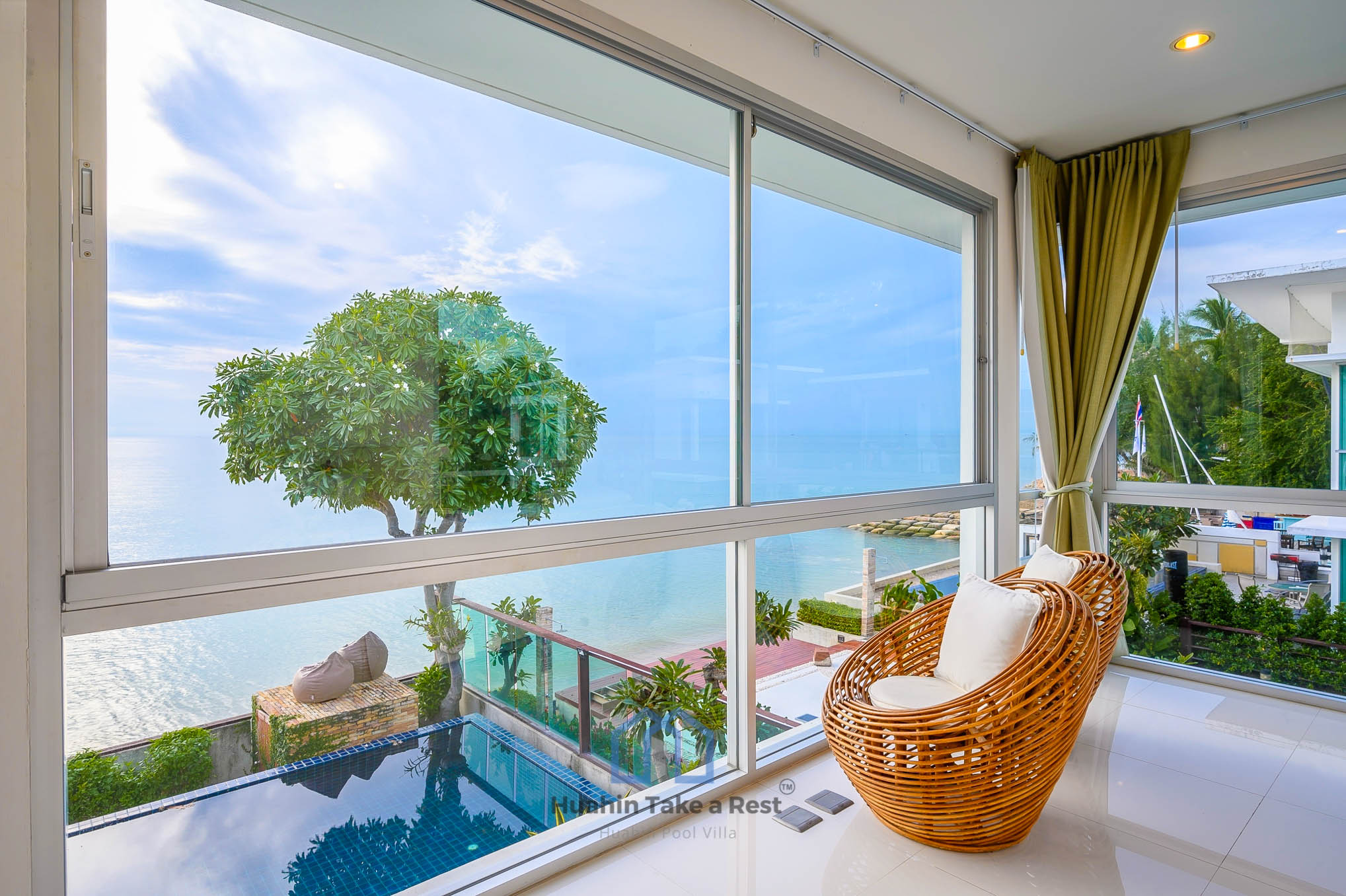 HR15035 บ้านพักติดทะเลหัวหิน บ้านเดอะซันเซตบีช พูลวิลล่า