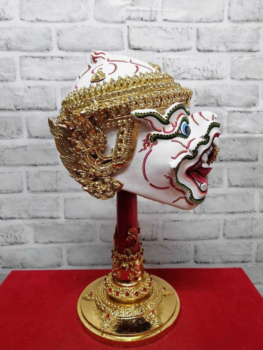 หนุมาน ขนาดผลส้มโอ (งานกระดาษ) เกรดพรีเมี่ยม พร้อมฐานปิดทองประดับเพชร