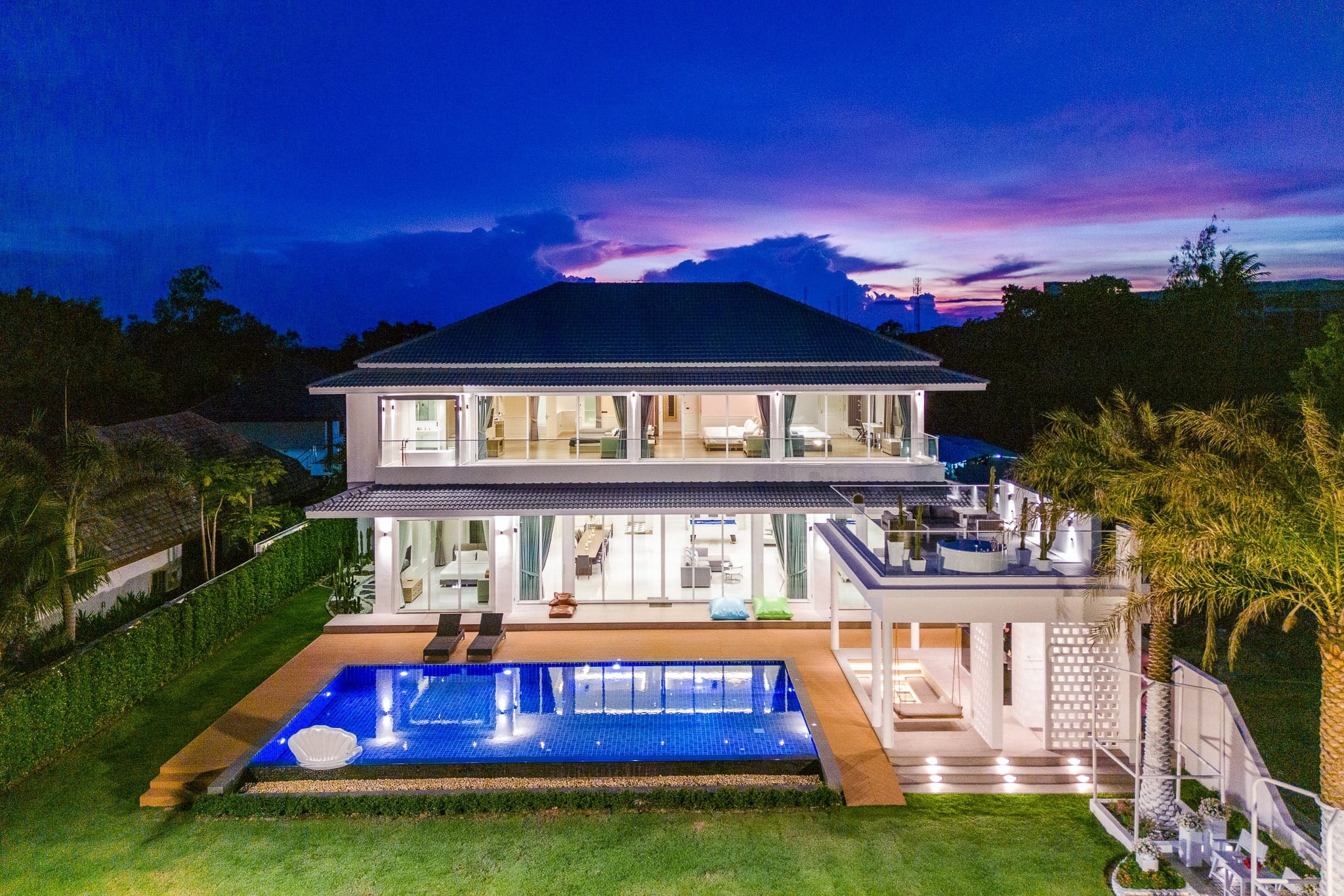 HR15030 บ้านพักติดทะเล The Vacation Beach Pool Villa Cha Am