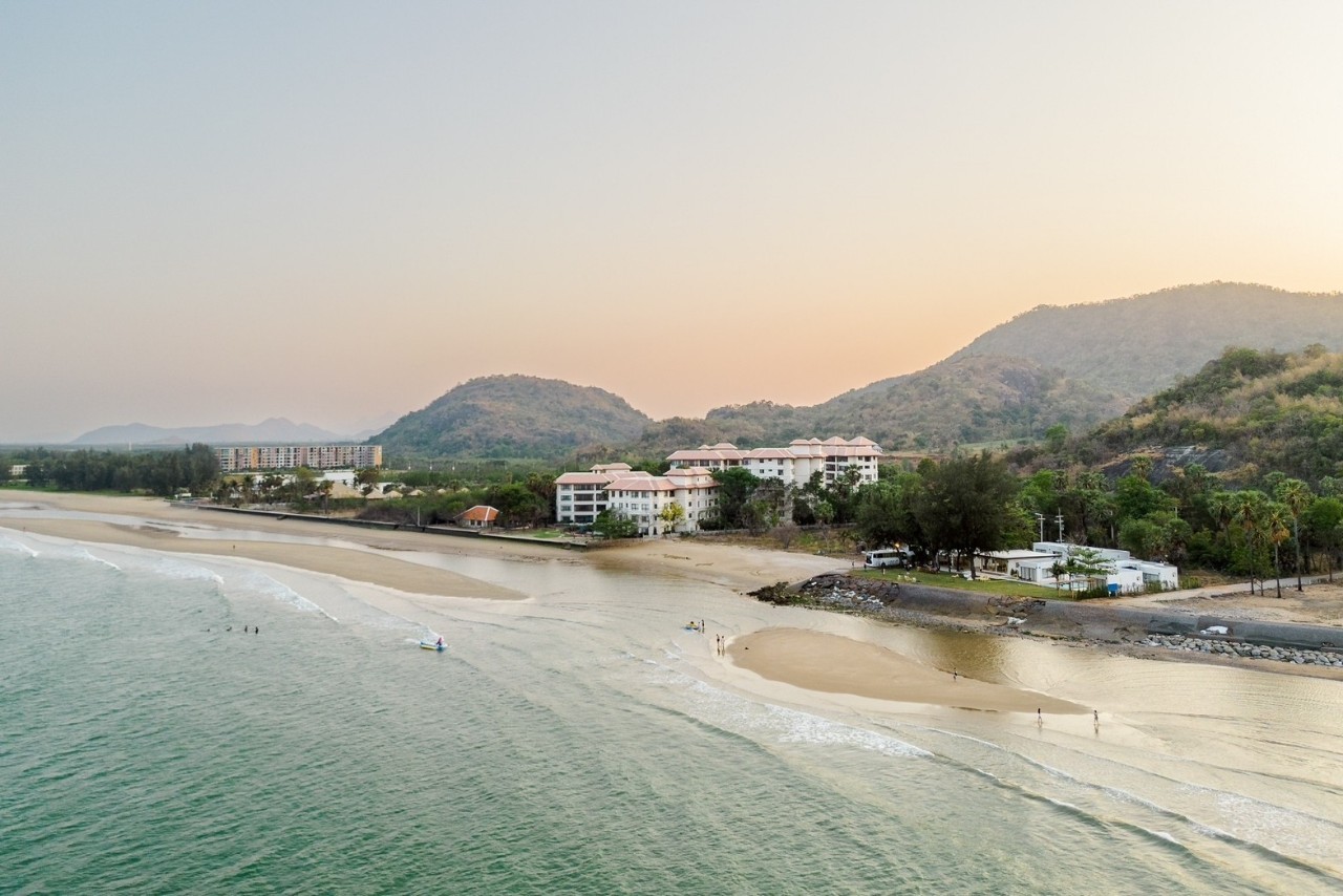 HR15080 The Bristol Beach Huahin Pool villa