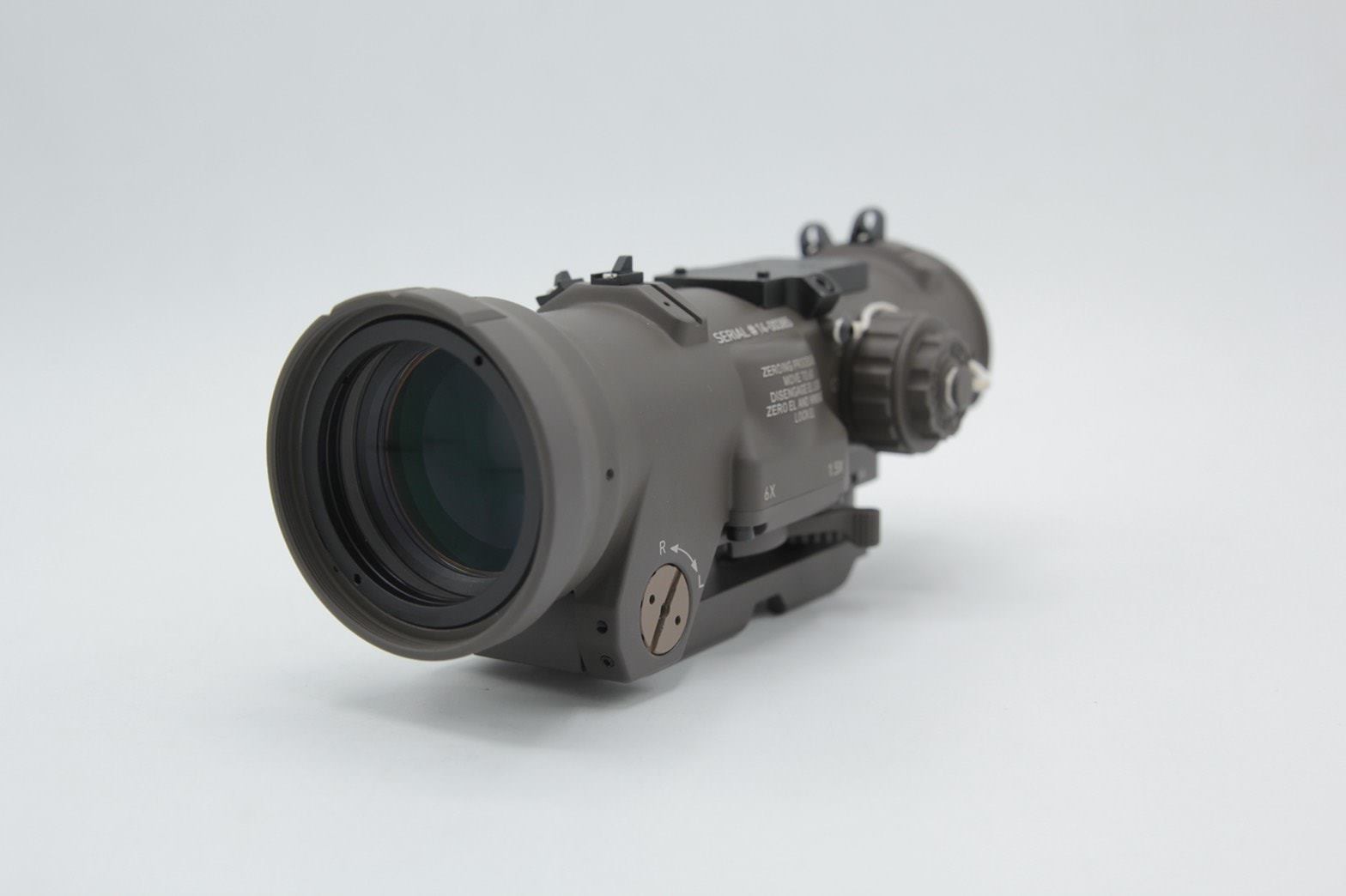 กล้อง Elcan Specter DR 1.5-6เท่า (ดอทหัวรถไฟ) Elcan SpecterDR 1.5x/6x คุณสมบัติ : #กล้องกำลังขยาย 1.5-6เท่า #Full Making (งานAAA) #มีแสงส่องสว่างเป้าเล็ง สามารถปรับความเข้มของแสงได้ #ขาจับเป็นแบบปลดไว ติดตั้งง่าย #ด้านบนสามารถติดดอทขนาดเล็งได้ เพื่อทำเป็น
