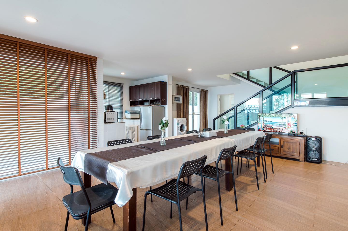 HR15072 บ้านพักติดทะเล The White Beach Villa Pranburi