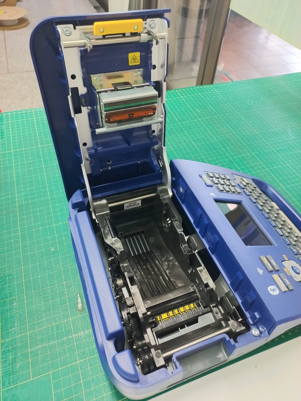 เครื่องพิมพ์สติ๊กเกอร์ BRADY M710 - Bluetooth & Wi-Fi Portable Label Printer