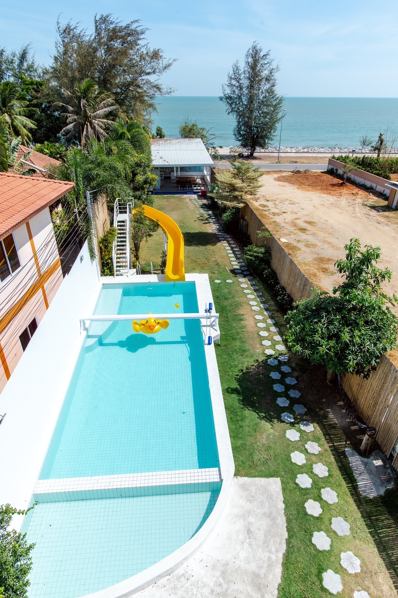 HR15047 บ้านพักติดทะเล The Zarento beach