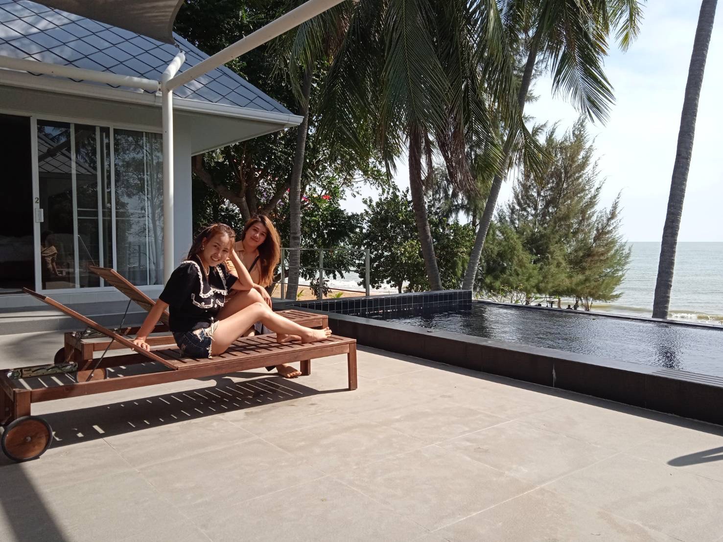 HR15044 บ้านพักติดทะเล กุยบุรี The Cozy Beach Villa