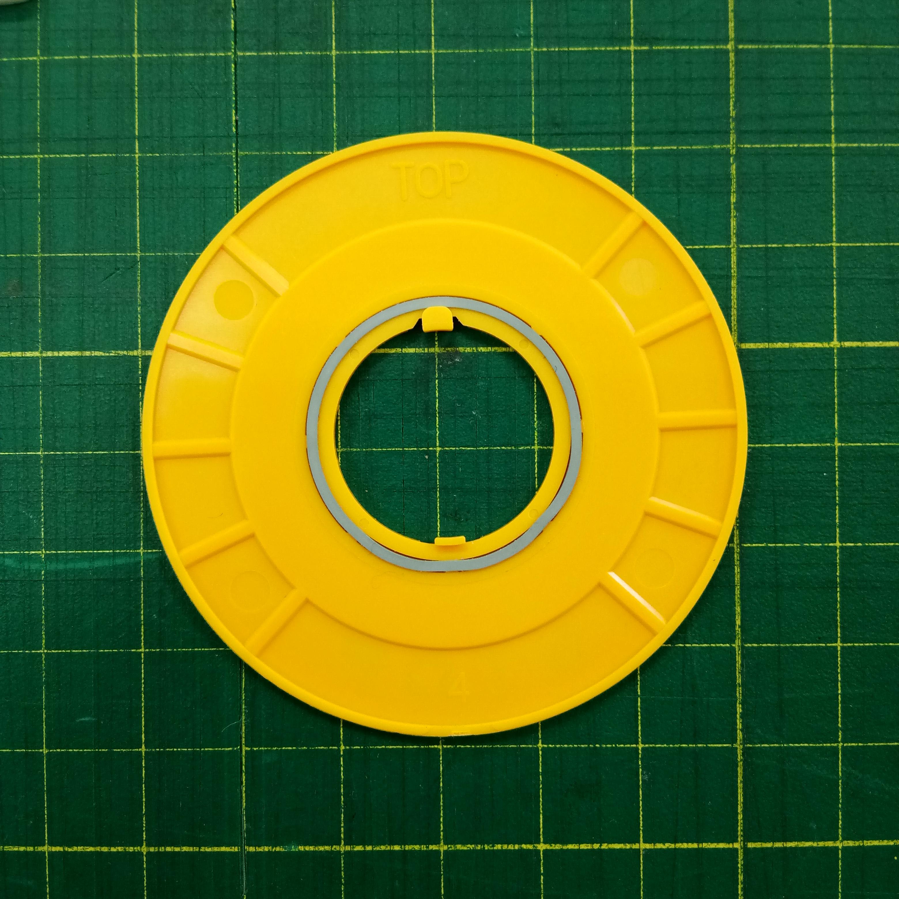 แผ่นเนมเพลทปุ่มกด Emergency IDEC สีเหลือง วงกลม Ø60mm (รู 22 mm) HWAV-27