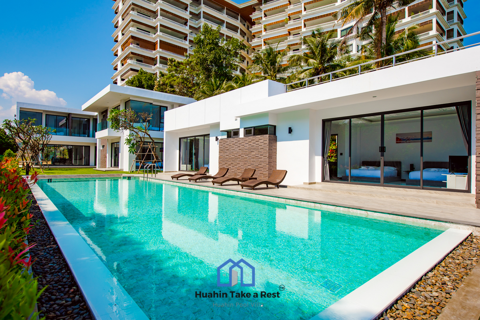 HR15039 บ้านพักติดทะเลหัวหิน The Premium Beach Villa Hua Hin