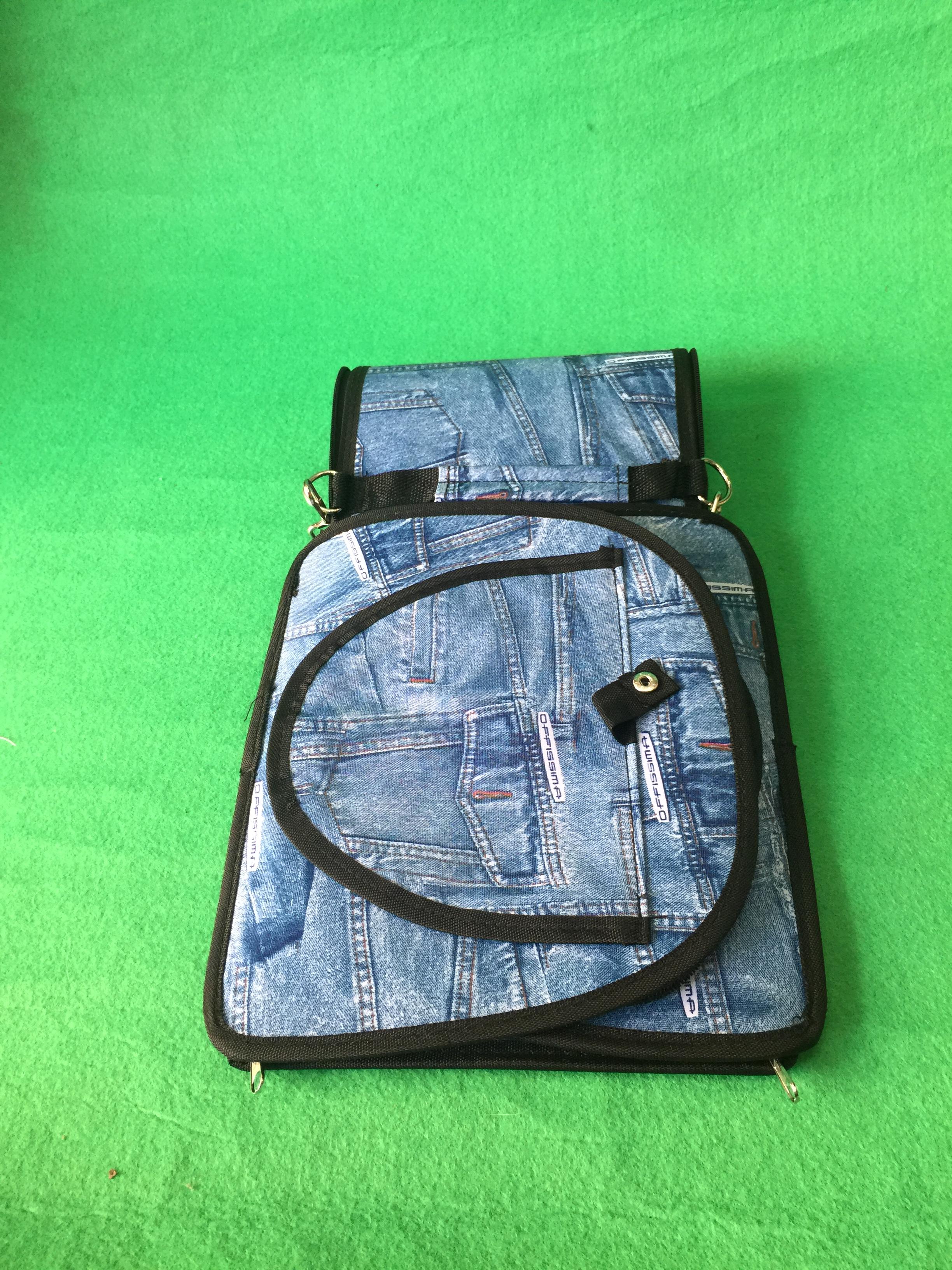 กระเป๋าเดินทางแบบพับได้มีหลายขนาด,เนื้อนี้ด้านในบุแข็งแรงวางแผ่นรองซับได้,น้ำหนักเบา,มีหูหิ้ว,สายสะพายใส่แกสบี้,กระต่ายเดินทาง