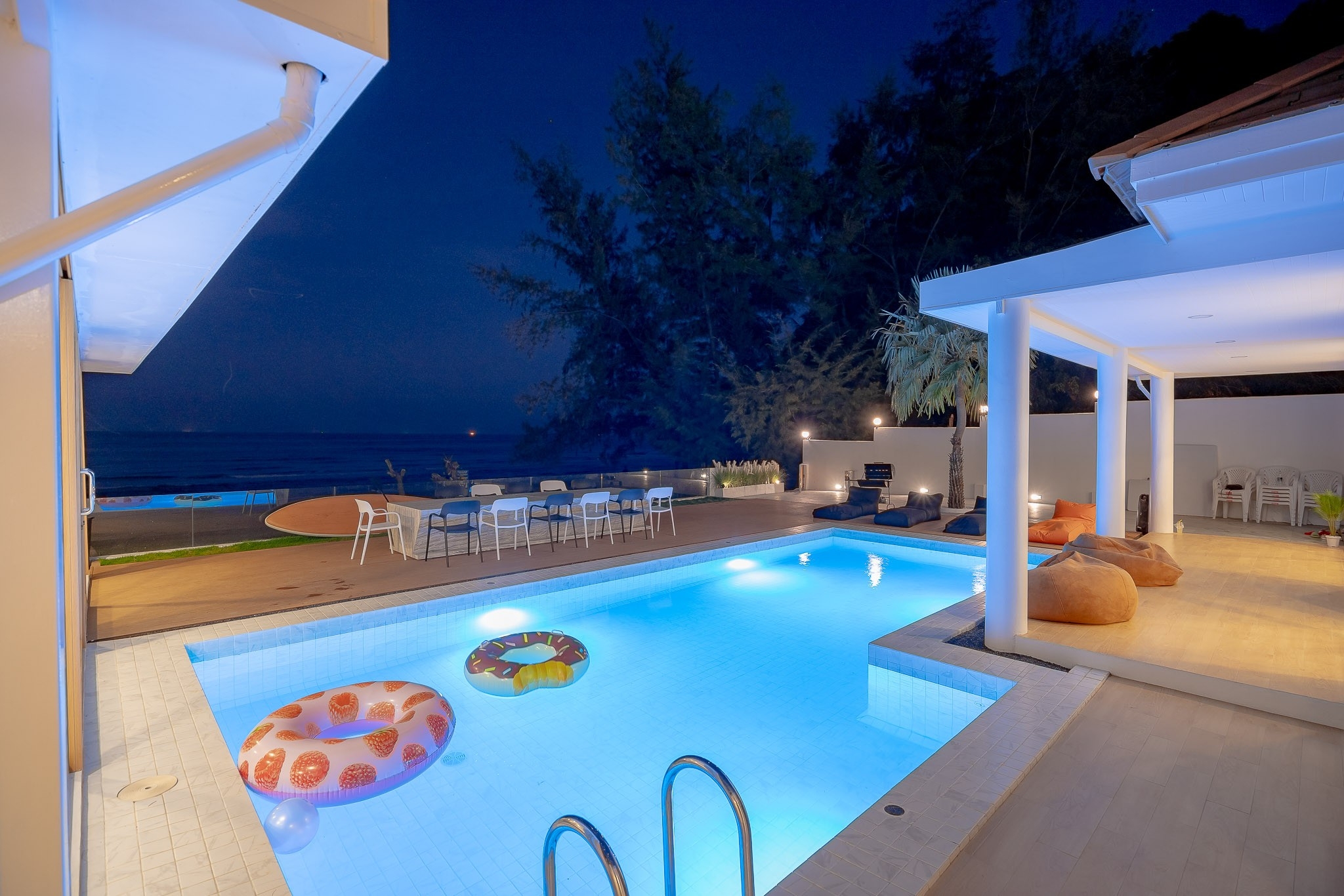 HR15057 บ้านพักติดทะเล The Rocca Beach Villa Pranburi