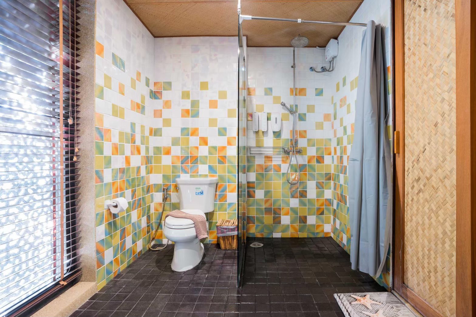 HR15064 บ้านพักติดทะเล The Ocean Beach Villa, Sam Roi Yod.