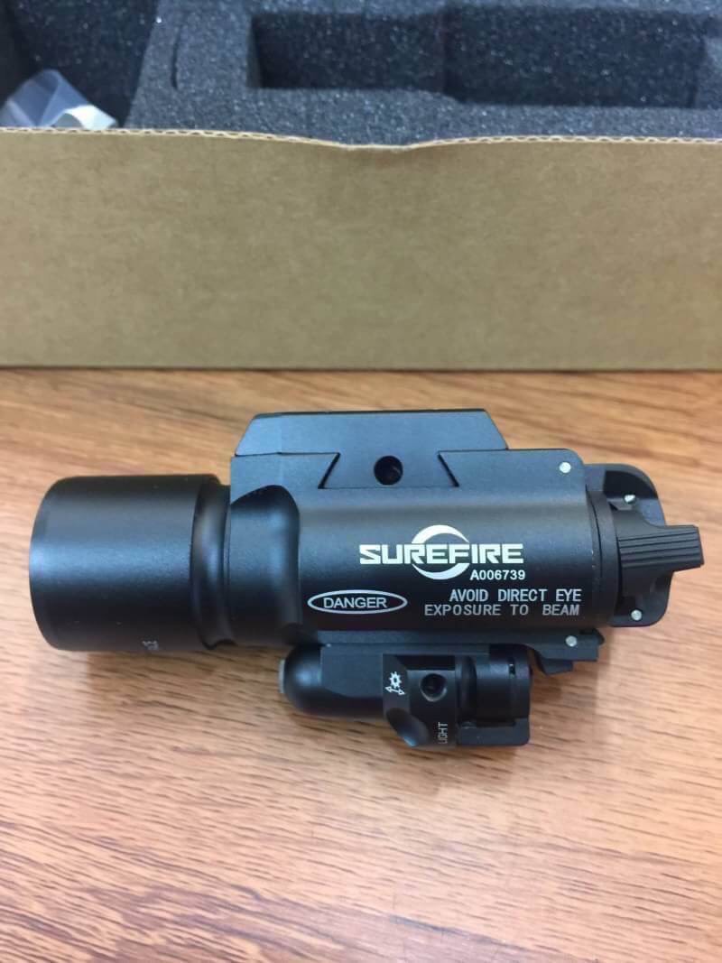 New.Surefire X400 LED WeaponLight with Laser New Type (BK) ราคาพิเศษ