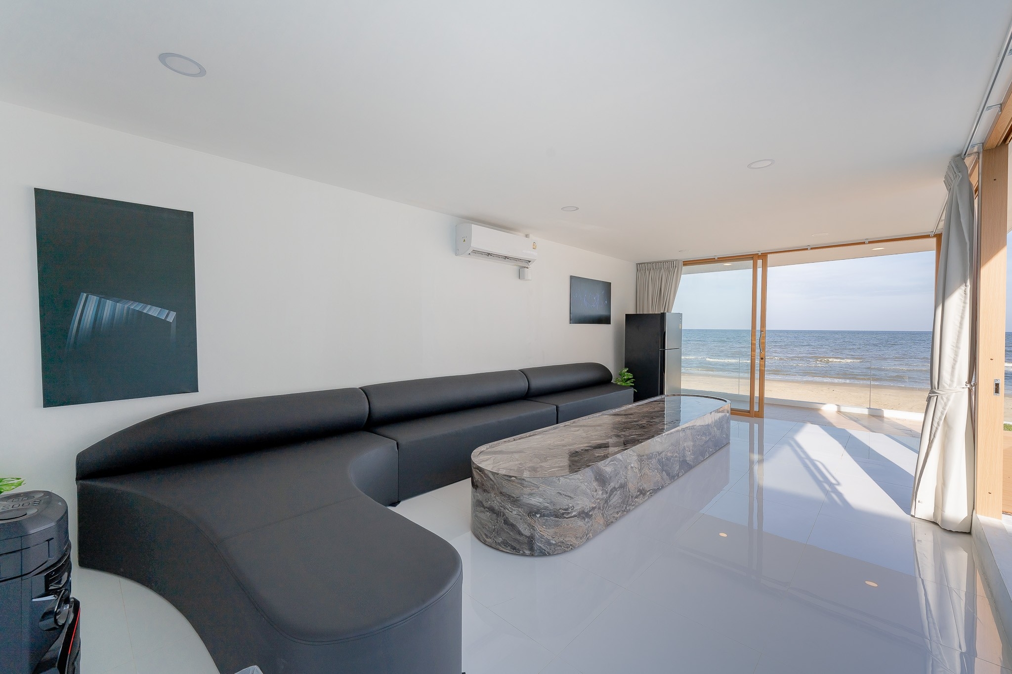 HR15057 บ้านพักติดทะเล The Rocca Beach Villa Pranburi