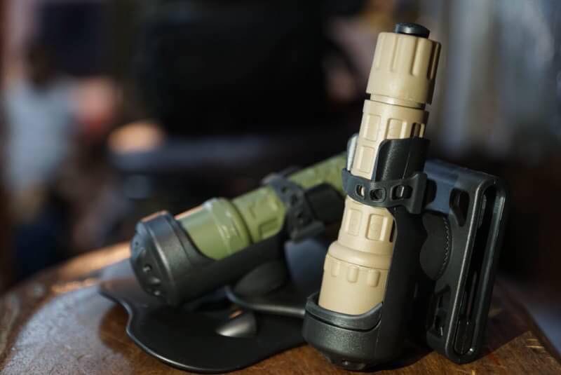 New.ชุดไฟฉาย SureFire LED พร้อม ซองไฟฉาย ครบชุด ราคาพิเศษ (ดูสินค้าทั้งหมดจากเวป www.bkkboy.lnwshop.com) #บริการส่งไปรษณีย์ #ขนส่งเอกชน และ #แมสเซ็นเจอร์ สอบถามราคา ข้อมูลสินค้า ☎ K บอย 080-5946344 หรือติดตามเราได้ที่แฟนเพจ 〓Line@ :@bkkboy (ใส่ @ ด