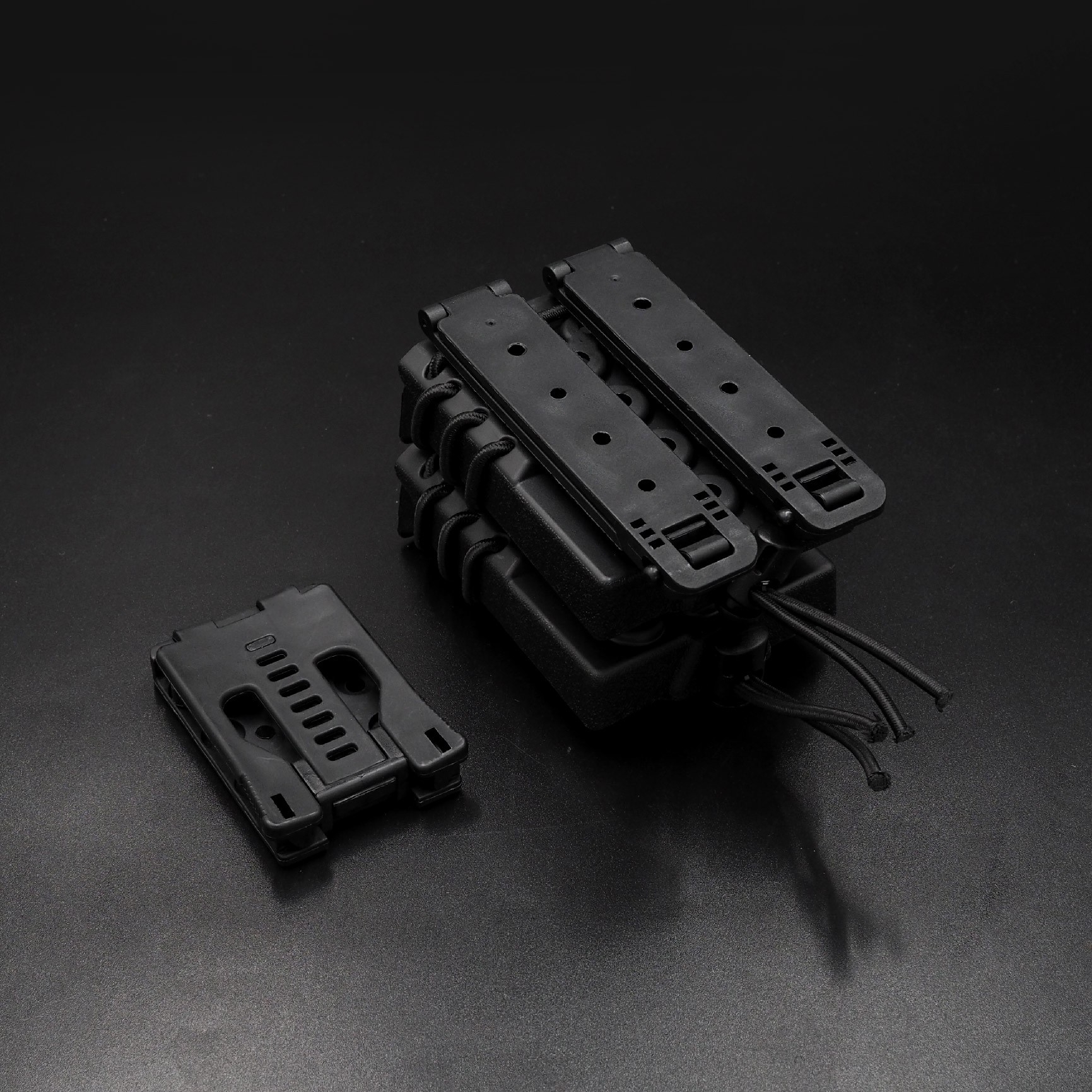 New.ซองแม็กกาซีน Double Fast Mag M4 (Wosport) Urban Assault M4 Double Quick Pull Mag Case [ MG-65 ] 🌿 ผลิตจาก Nylon เกรดคุณภาพ 🌿 สำหรับแม็ก M4 * 2 ช่อง 🌿 สายรัด Shock cord ปรับกระชับได้ 🌿 Molle Clips ร้อยติดเข็มขัด/เสื้อเกร