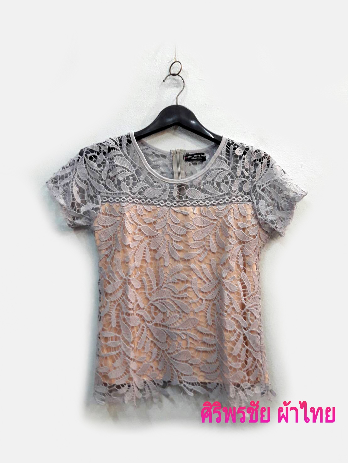 เสื้อลูกไม้สไตน์วัยรุ่น เสื้อลูกไม้สไตน์เกาหลีสีเทา เสื้อลูกไม้สไตน์วัยรุ่น เสื้อผ้าไทยใส่กับผ้าถุง เสื้อลูกไม้ใส่ผ้าซิ่น เสื้อลูกไม้แขนสั้น เสื้อลูกไม้ใส่กับผ้าซิ่นสีเทา