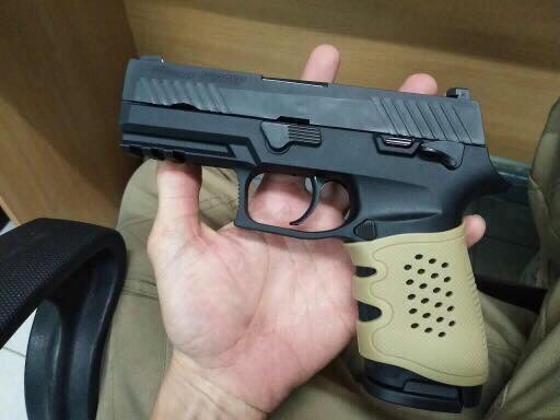 https://youtu.be/AZFanXIKnQw New.ยุทธวิธีด้ามจับยาง Tactical Grip Gloves For SIG P320sp / GLOCK ทุกรุ่นและ ทุกรุ่นของปืนสั้น มีทั้งหมด 6 สี 📌❗️ราคาโปรโมชชั่น ราคาพิเศษ 450 บาท Ems 50 บาท ครับ ❗️📌 ========================