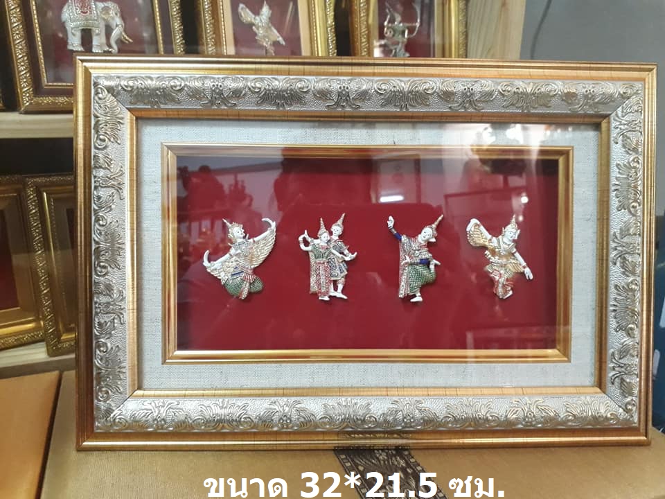 กรอบรูปนางรำ พร้อมกล่องผ้าไหม
