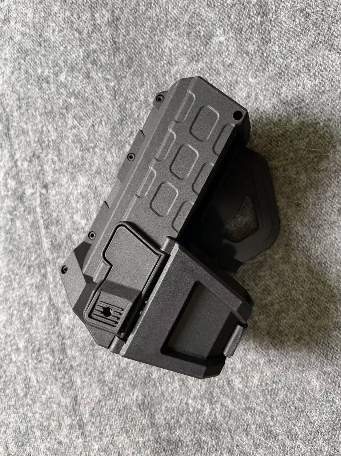 New. ซองปืน G19 ติดไฟฉาย/เลเซอร์ ( G19 Light Bearing Holster ) 🔨 ผลิตจาก Polymer เกรดคุณภาพ 🔨 สำหรับ G19 ที่ติดไฟฉาย/เลเซอร์ ได้ทุกชนิด 🔨 ปลดล็อคนิ้วชี้ ใช้งานปลอดภัย ( ล็อคกับช่องคัดปลอก ) 🔨 ด้านหลังเป็นเพลทเหน็บเข็มขัด