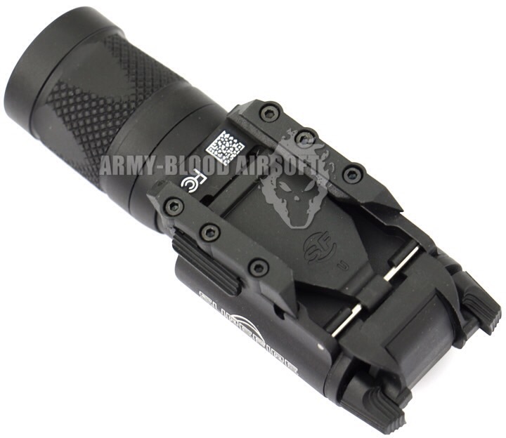 New.Surefire X300V Style LED Handgun or Long Gun WeaponLight (BK) สีดำ สีทราย ราคาพิเศษ