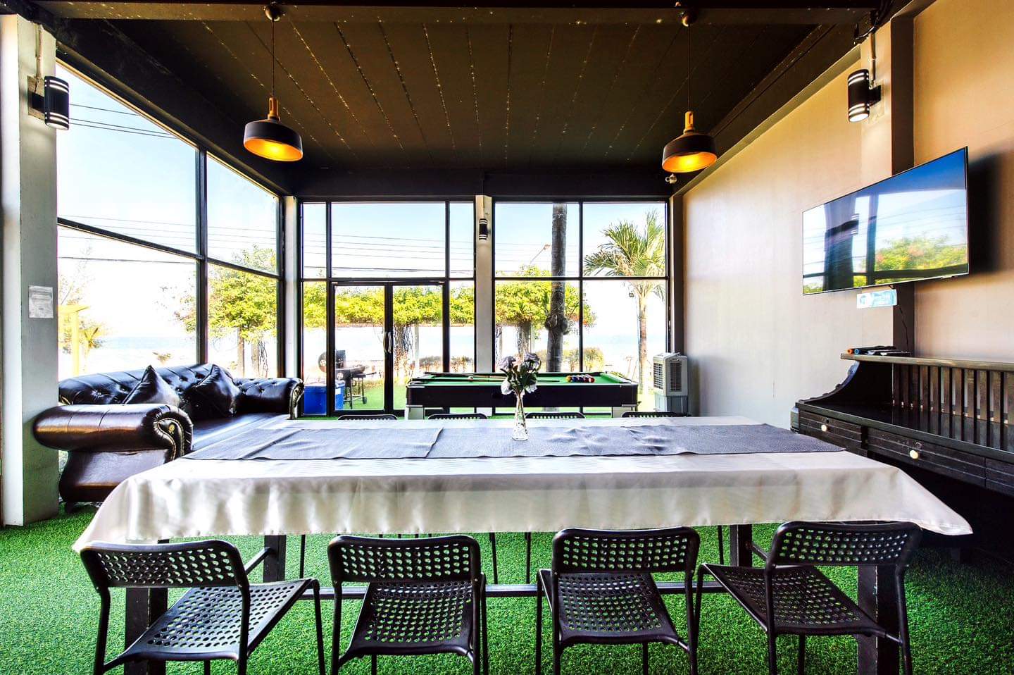 HR15008 บ้านพักติดทะเล โมเดิร์นบีช ปราณบุรี