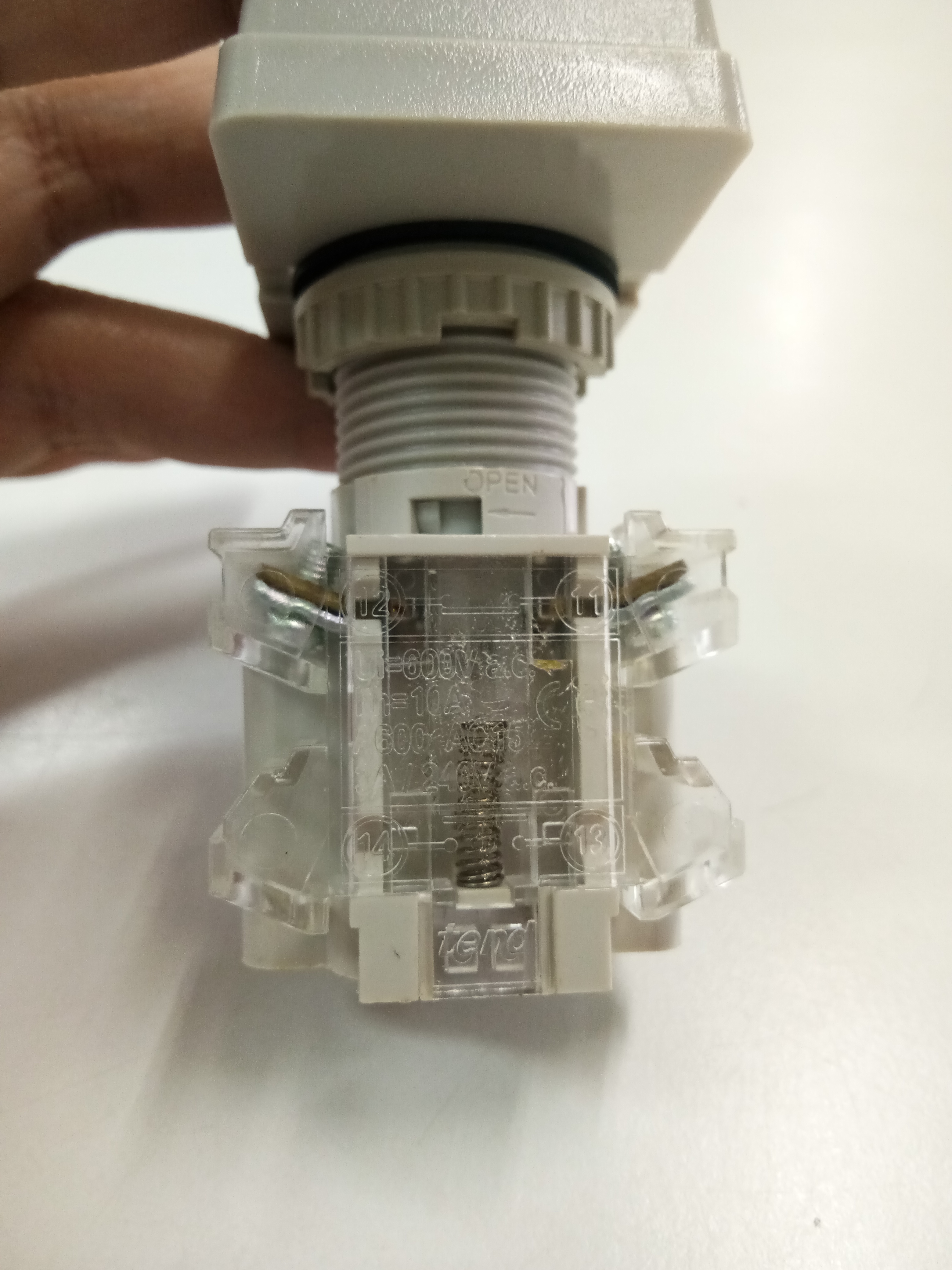 ปุ่มกด Push Button Switch มีแลมป์ 1NO+1NC TEND สวิตซ์กดปิดเปิด รู 22/25 mm
