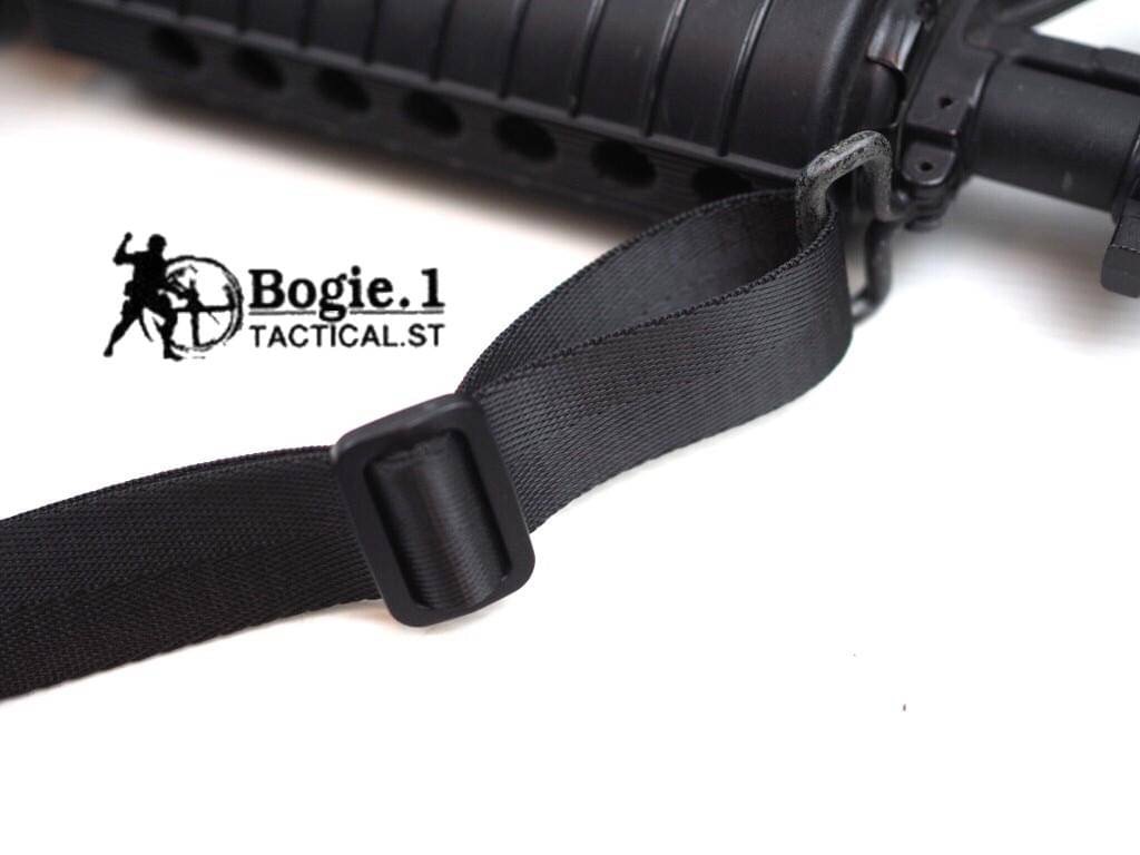 สายสะพายปืน2จุด แบบปรัมหมุนเร็ว (รหัส 2 จุดC) * ผลิตจกผ้าคอร์ดูร่า (Cordura) * สายใหญ่ นิ่ม มีฟองน้ำรอบรับที่บ่า * จุดเกี่ยวปืนปรับหมุนแข็งแรง * ใช้ได้กับปืนยาวทุกรุ่น ที่มีหัวคล้อง * เหมาะกับกิจกรรมกลางแจ้งและใช้งานภาคสนาม * สี ดำ * ความยาว 50 นิ้ว