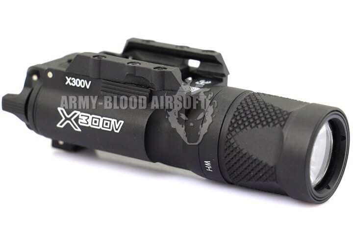 New.Surefire X300V Style LED Handgun or Long Gun WeaponLight (BK) สีดำ สีทราย ราคาพิเศษ