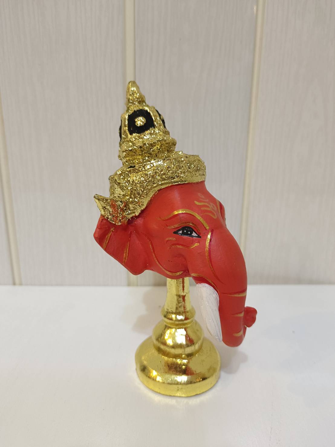 พระพิฆเนศ ขนาดจิ๋ว ขนาดตั้งหน้ารถ พร้อมฐานปิดทอง (สีส้ม)