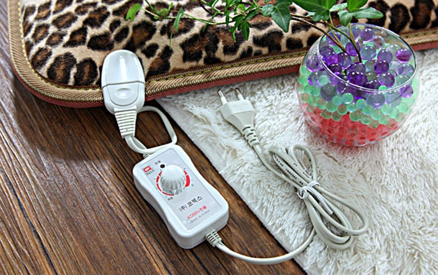 เบาะเท้า ไฟฟ้า สีไวน์แดง ผ่อนคลายสบายเท้า ปรับระดับความร้อนได้