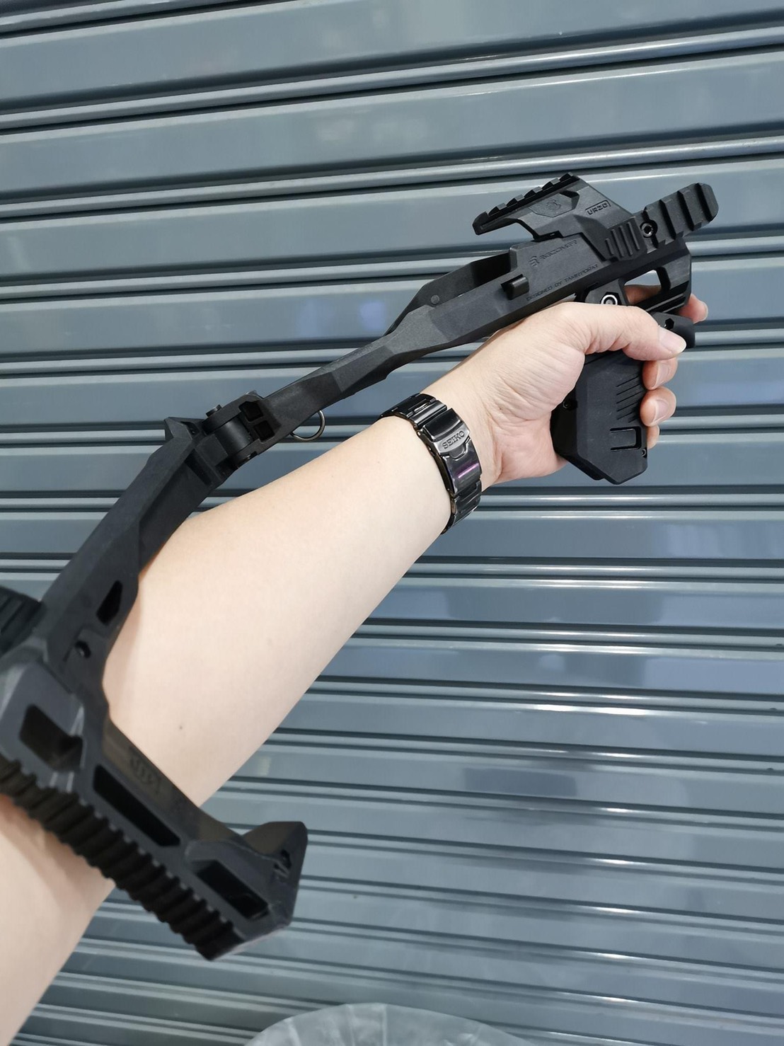 ชุดประกอบปืนสั้น Recover 20/20 สำหรับ Glock (Recover Tactical® 20/20 Stabilizer Kit for Glock) รุ่น Full Kit สำหรับปืน : Glock17,19,34 (ทุกเจน) คุณสมบัติ : วัสดุผลิตจากโพลิเมอร์ คุณภาพสูง ทนความร้อนได้ดีเยี่ยม ขนาดเล็กกระทัดรัด น้ำหนักเบา ติดตั้งง่าย เพีย