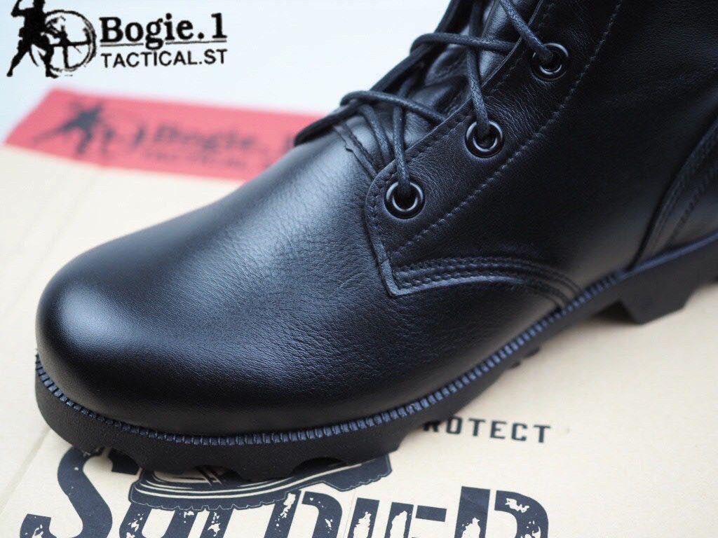 New.Bogie1 รองเท้าคอมแบท รุ่นI01 ร้อยเชือกตาไก่ Bogie1 HONOR SOLDIER (I01) รูตาไก่ รองเท้าคอมแบทที่หนังนุ่มตั้งแต่ครั้งแรกที่ใส่ ใครมีปัญหาหนังกัดจัดรุ่นนี้เลย .................... เปิดตัวรองเท้าทหาร-ตำรวจ พื้นหล่อบ๊อกยางพิเศษ (Polyurethane) เป็นพื้นยางที