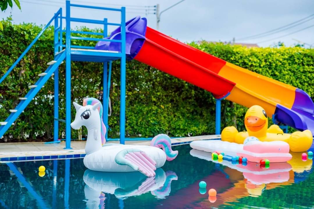 HR 4012 บ้านซันนี่ ปาร์ตี้คาราโอเกะ ไฟเธค