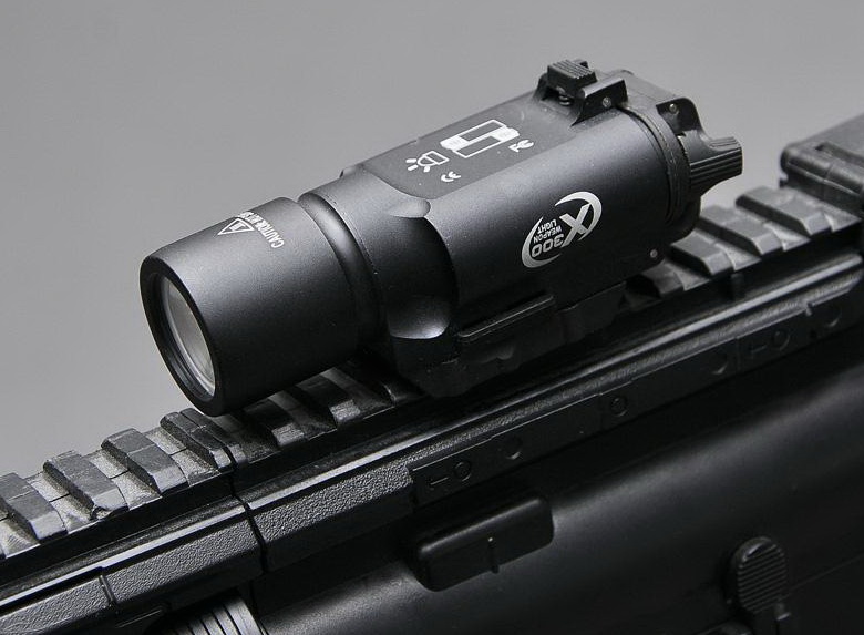 ไฟฉาย SOTAC รุ่น X300 ตัวเรือนผลิตจากอลูมิเนียมเกรดคุณภาพ หลอด LED ความสว่าง 400 lumens 2 functions : momentary / constant Runtime : 1.5 hours. Battery : 2 * CR123A Battery ( ไม่ได้แถมมา ) Dimension : ยาว 9.3 cm. Weight : 68 g. Water Proof : IPX7 Color :