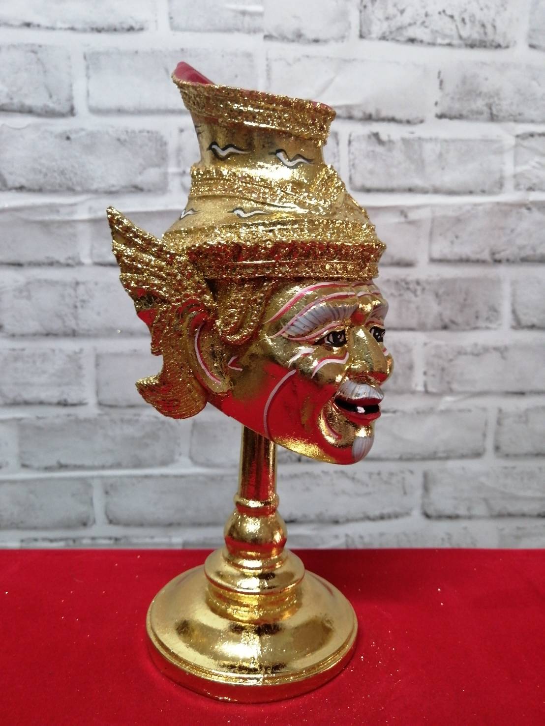 เศียรครู พ่อแก่ ขนาด 5 นิ้ว งานเรซิ่นพร้อมฐานทอง