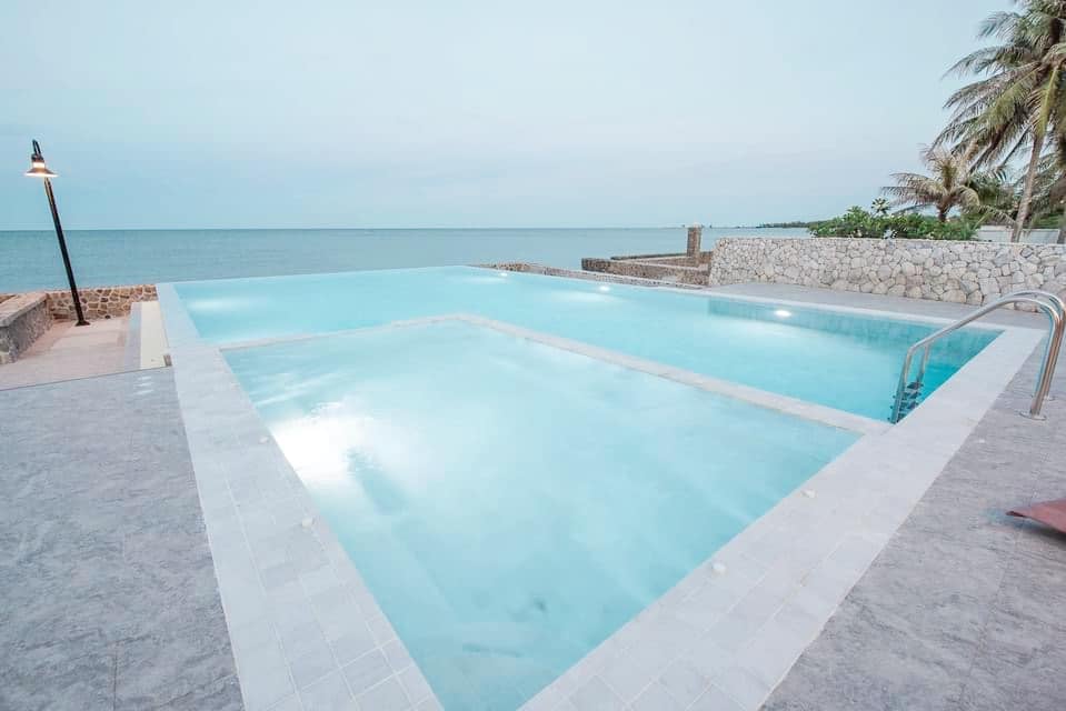 HR15042 บ้านพักติดทะเลหัวหิน The Sunny Beach Villa