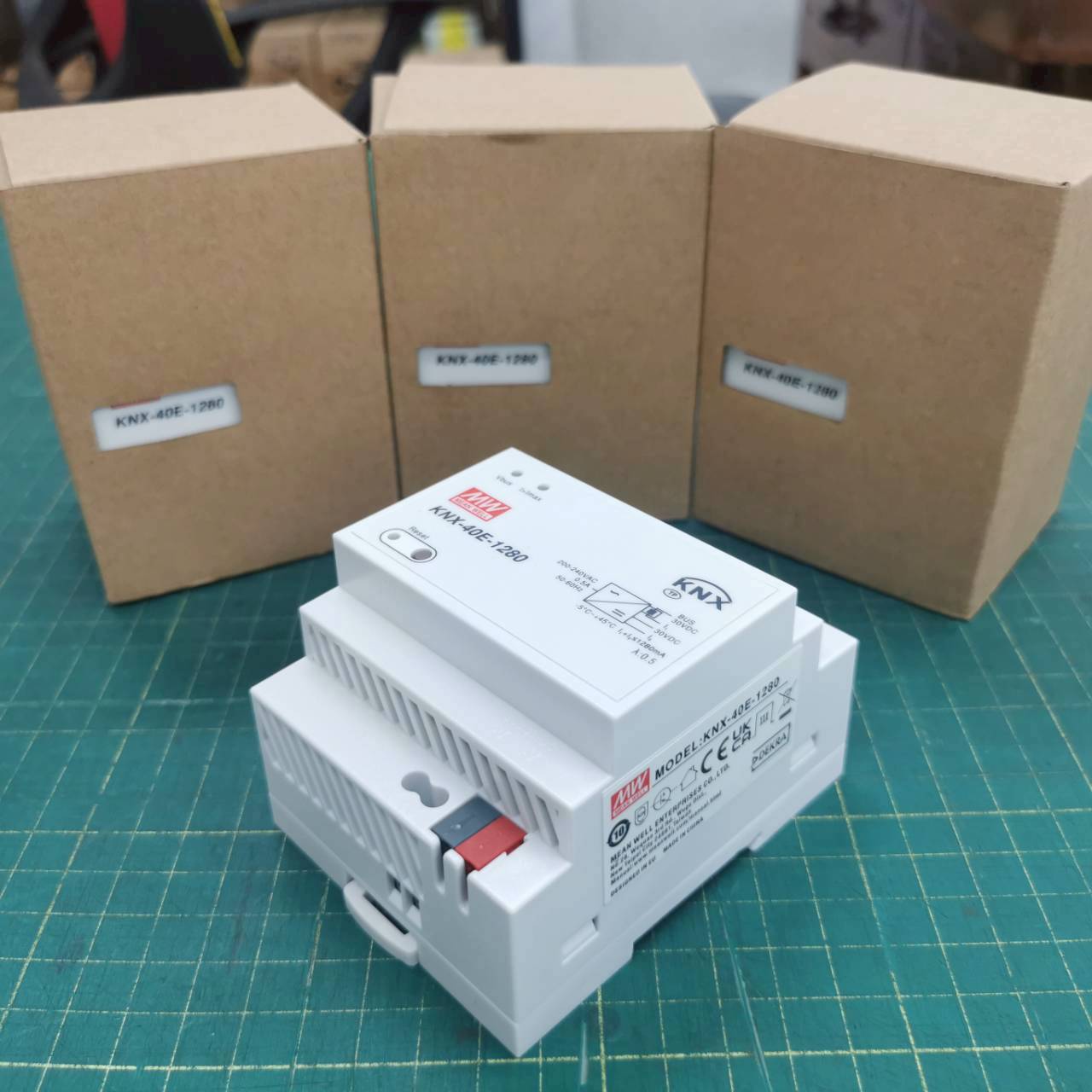 สวิทช์ชิ่งพาวเวอร์ซัพพลาย Meanwell KNX-40E-1280 POWER SUPPLY 40W 30V 1.28A