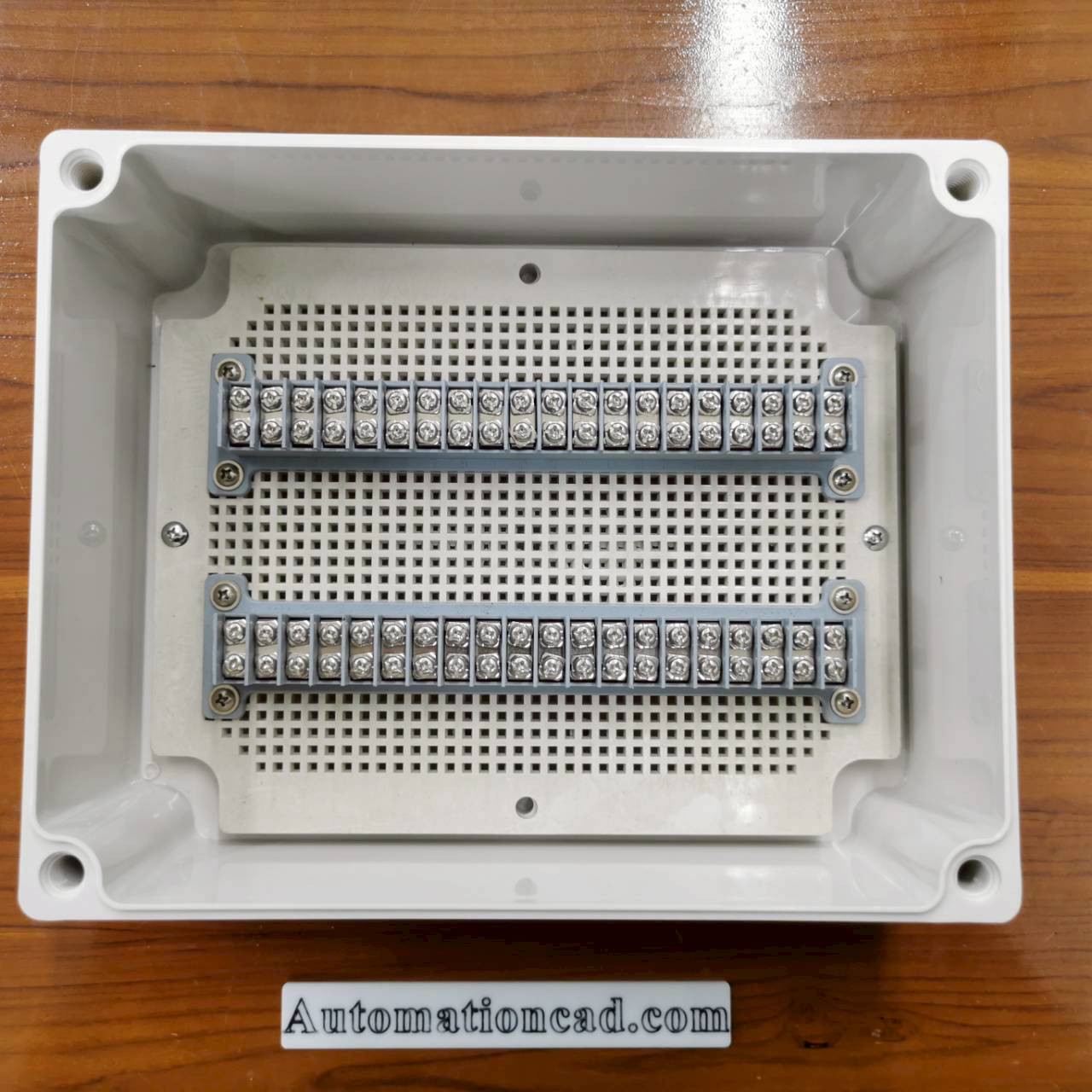 TIBOX TJ-40P-M กล่องพลาสติก พร้อมเทอร์มินอลบล็อก 40 ช่อง IP66 ขนาด 200x250x100 mm