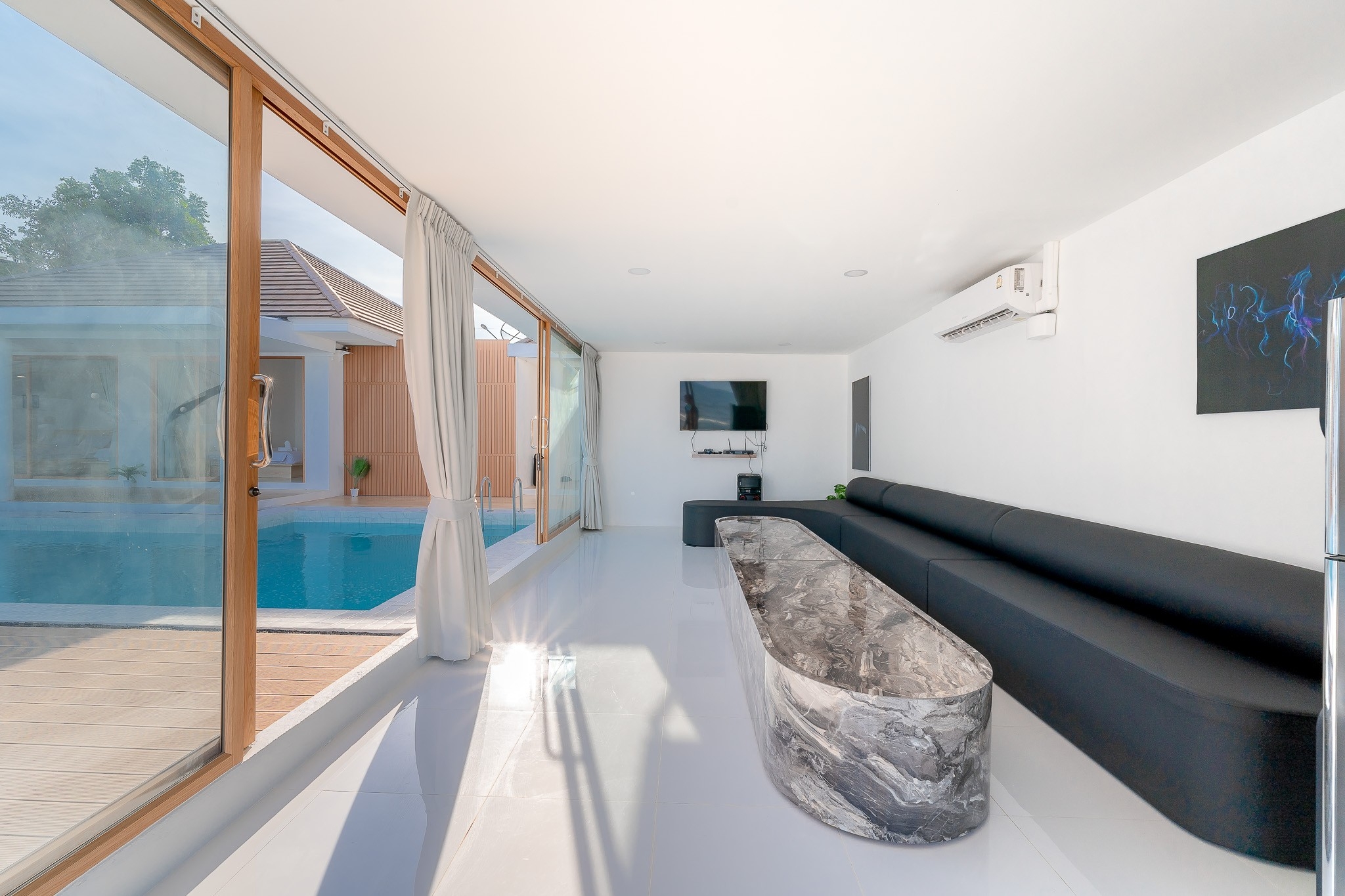 HR15057 บ้านพักติดทะเล The Rocca Beach Villa Pranburi