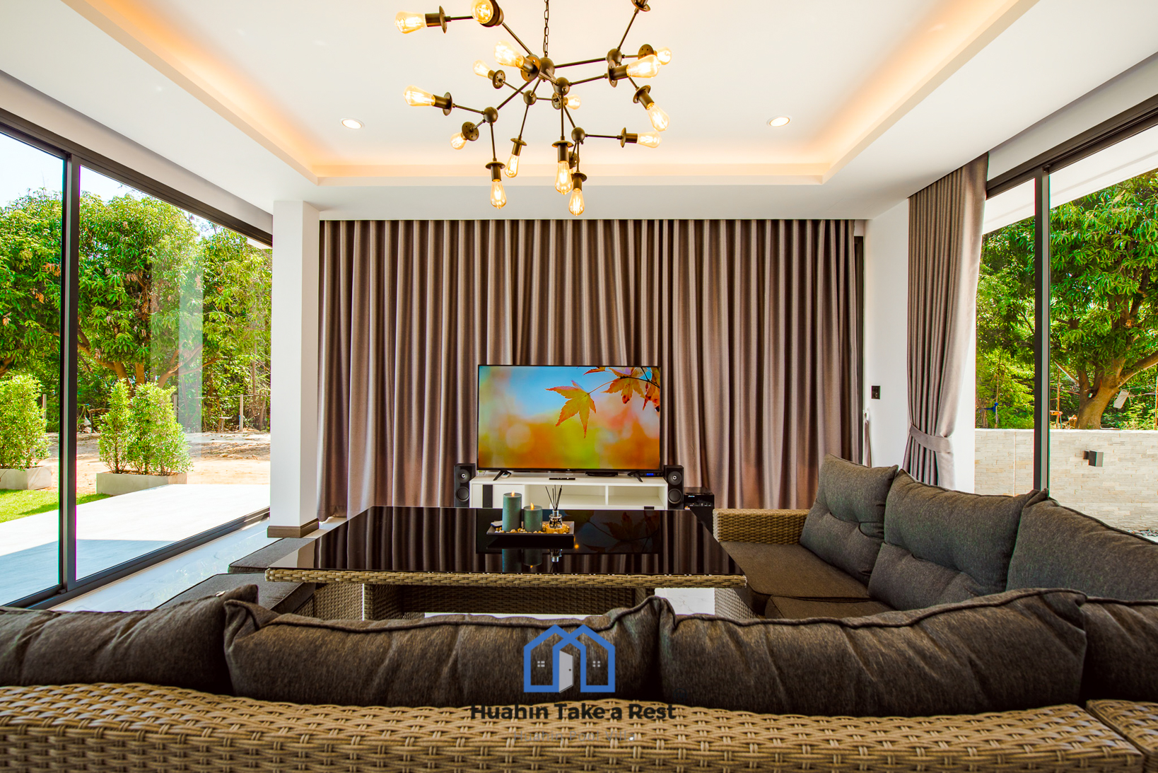 HR15039 บ้านพักติดทะเลหัวหิน The Premium Beach Villa Hua Hin